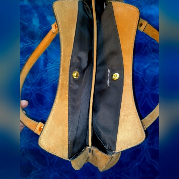 Victoria Secret RAPTURE Tan Purse - Picture 4 of 6